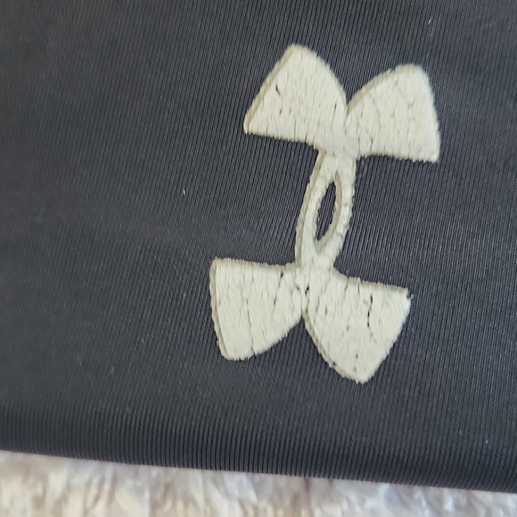 Under Armour athletic capris size medium - Picture 2 of 5